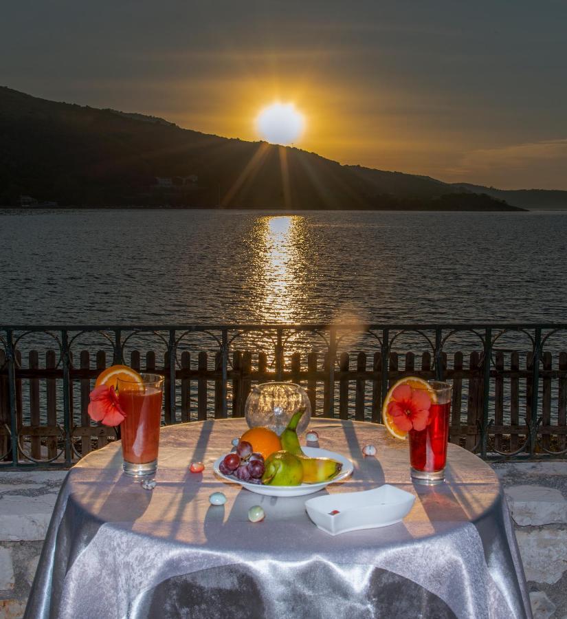 Villa Nelli Kassiopi Exteriör bild